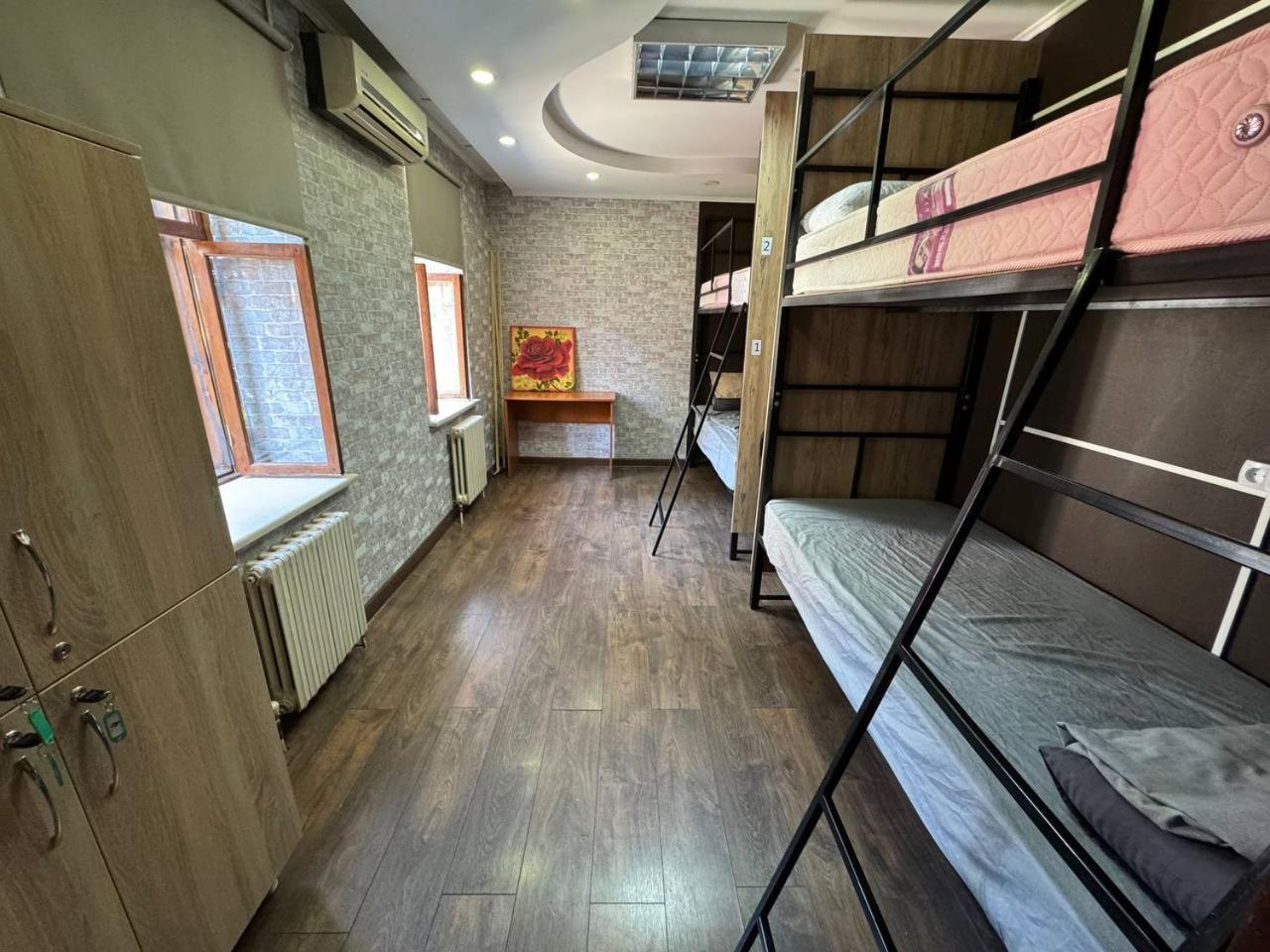 Friends Hostel Chisinau Luaran gambar